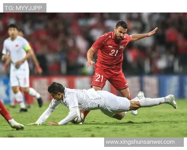 身体素质卓越的足球球星如何通过训练提升竞技水平与长期保持巅峰状态